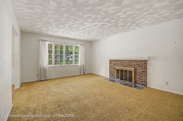 1921 Briarwood Drive, Lansing, MI 48917