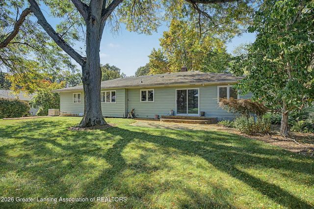 1921 Briarwood Drive, Lansing, MI 48917