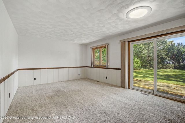 1921 Briarwood Drive, Lansing, MI 48917