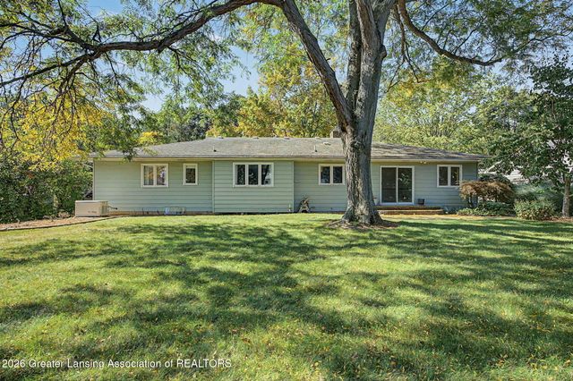 1921 Briarwood Drive, Lansing, MI 48917