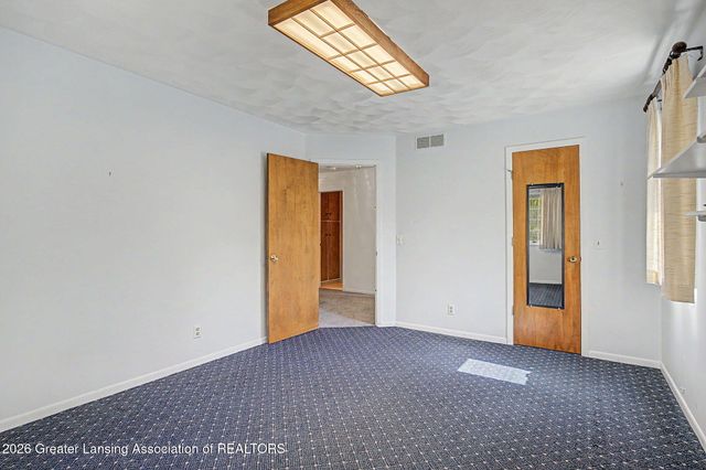 1921 Briarwood Drive, Lansing, MI 48917