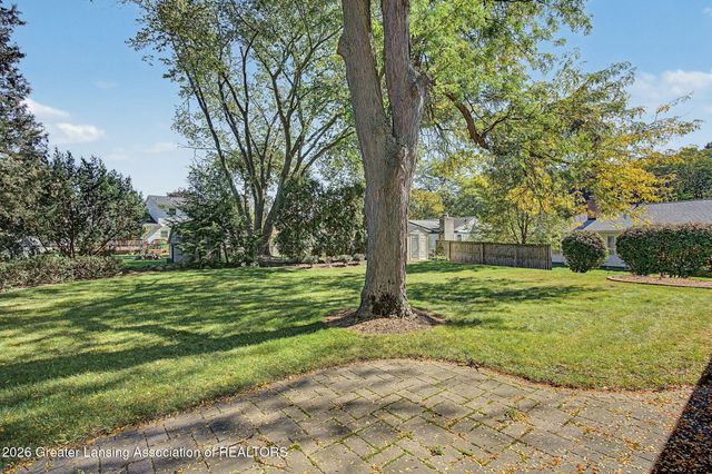 1921 Briarwood Drive, Lansing, MI 48917