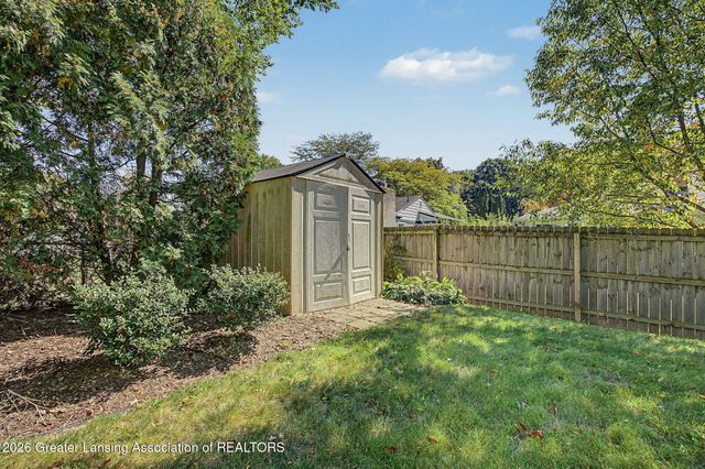 1921 Briarwood Drive, Lansing, MI 48917
