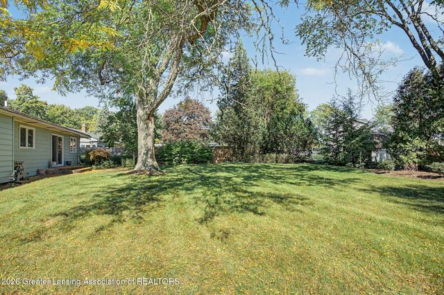 1921 Briarwood Drive, Lansing, MI 48917