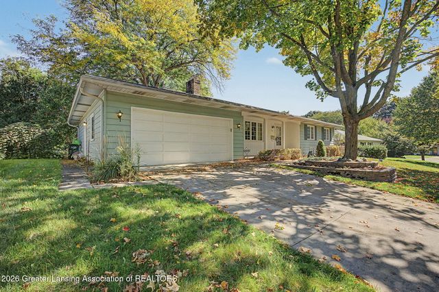 1921 Briarwood Drive, Lansing, MI 48917