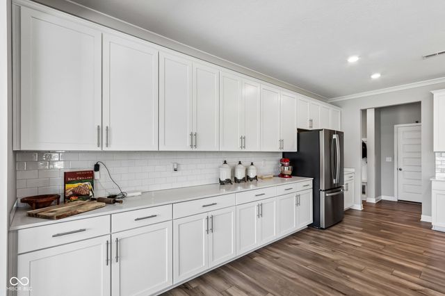 9847 Virginia Pine Drive, Fishers, IN 46040