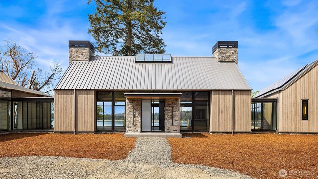 15137 Henderson Road, Bainbridge Island, WA 98110