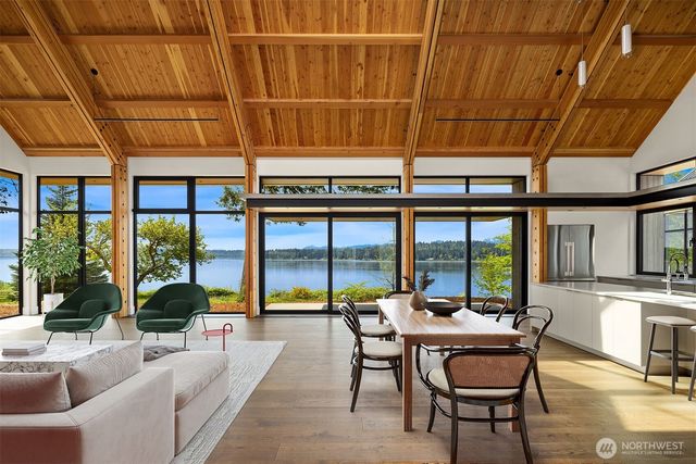 15137 Henderson Road, Bainbridge Island, WA 98110