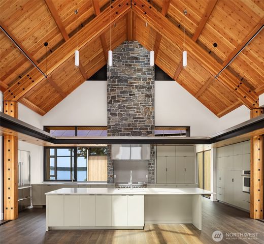 15137 Henderson Road, Bainbridge Island, WA 98110