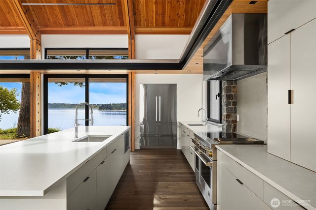 15137 Henderson Road, Bainbridge Island, WA 98110