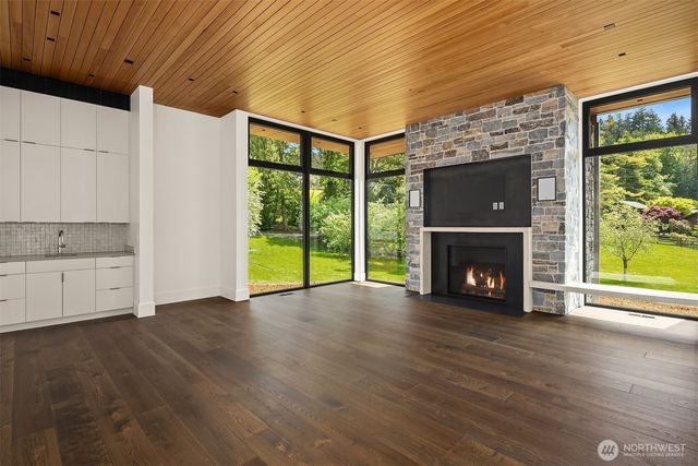 15137 Henderson Road, Bainbridge Island, WA 98110