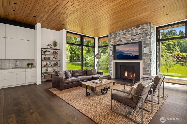 15137 Henderson Road, Bainbridge Island, WA 98110