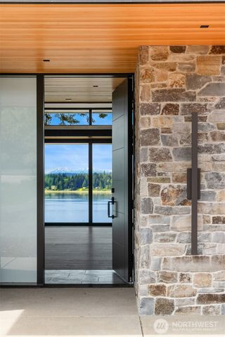 15137 Henderson Road, Bainbridge Island, WA 98110