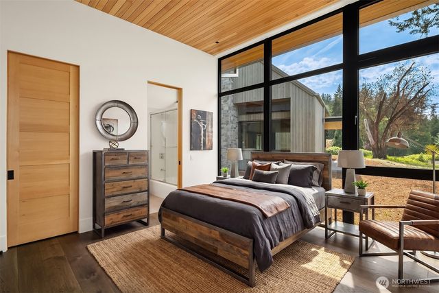15137 Henderson Road, Bainbridge Island, WA 98110