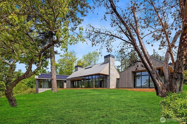 15137 Henderson Road, Bainbridge Island, WA 98110