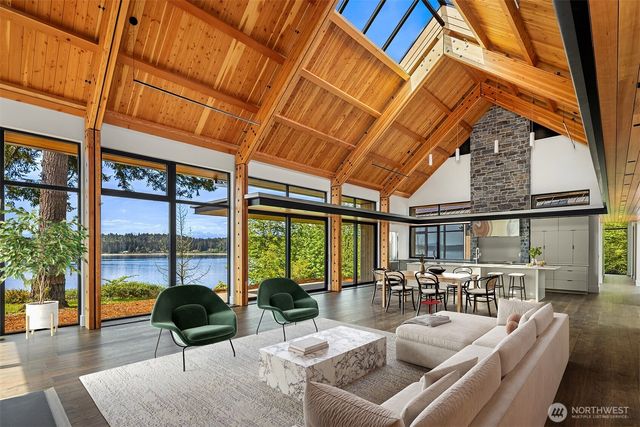 15137 Henderson Road, Bainbridge Island, WA 98110