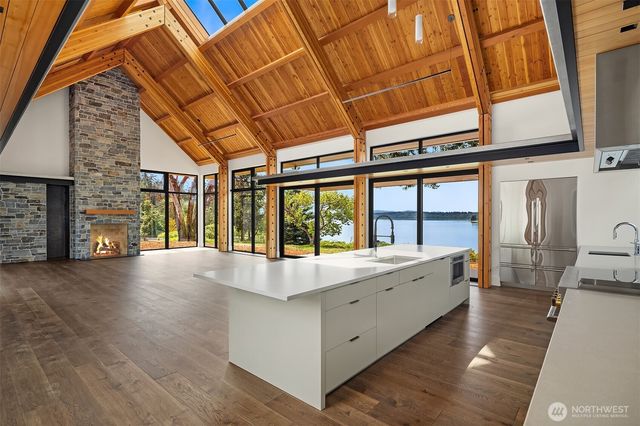 15137 Henderson Road, Bainbridge Island, WA 98110