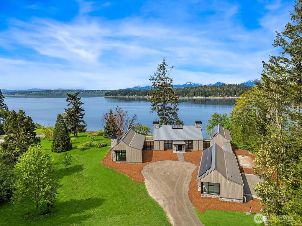 15137 Henderson Road, Bainbridge Island, WA 98110