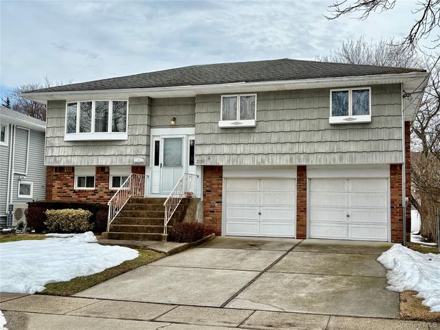 2191 Walsall Street, Seaford, NY 11783