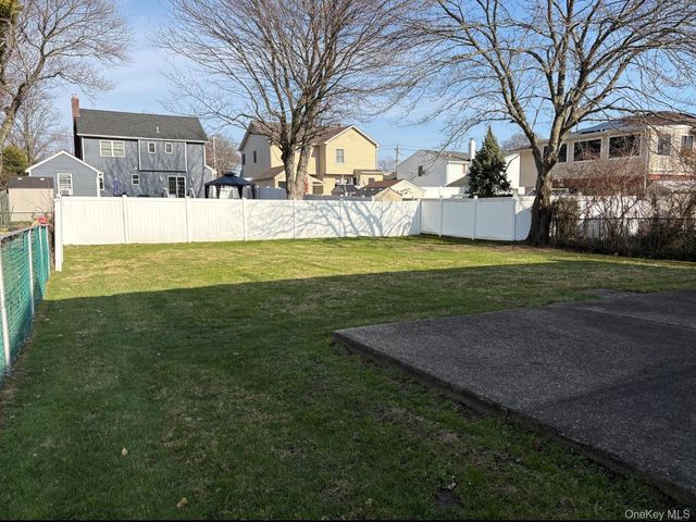 2191 Walsall Street, Seaford, NY 11783