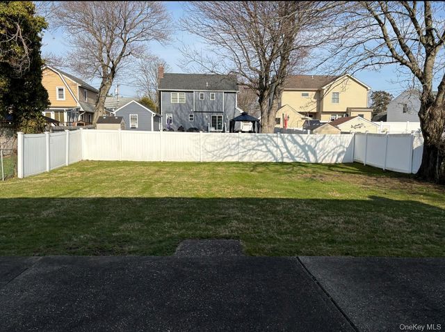 2191 Walsall Street, Seaford, NY 11783