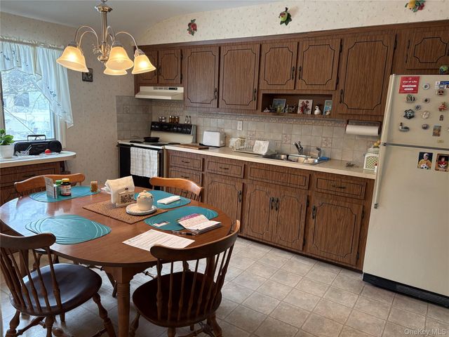 2191 Walsall Street, Seaford, NY 11783