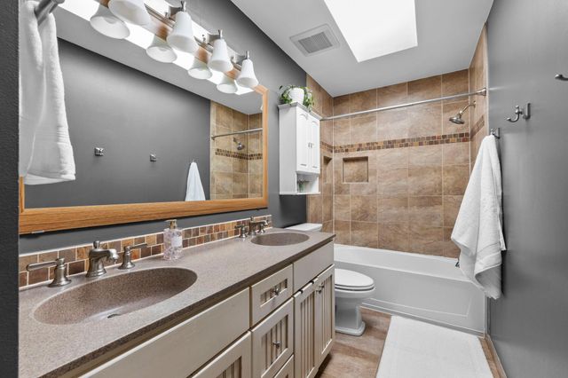 8690 Chanhassen Hills Drive N, Chanhassen, MN 55317