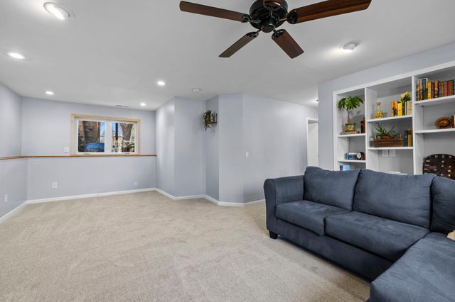 8690 Chanhassen Hills Drive N, Chanhassen, MN 55317