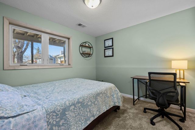 8690 Chanhassen Hills Drive N, Chanhassen, MN 55317