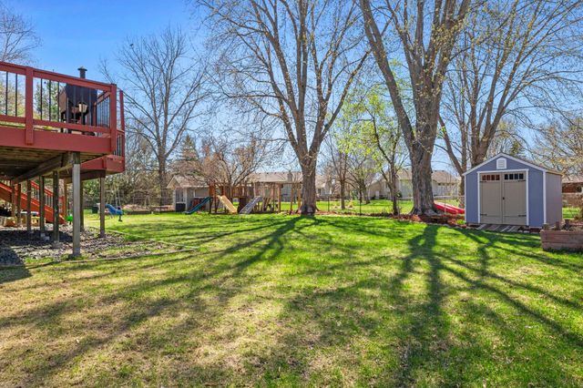 8690 Chanhassen Hills Drive N, Chanhassen, MN 55317