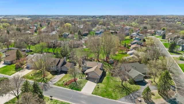 8690 Chanhassen Hills Drive N, Chanhassen, MN 55317