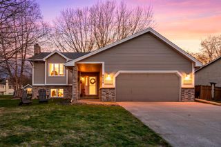 8690 Chanhassen Hills Drive N, Chanhassen, MN 55317