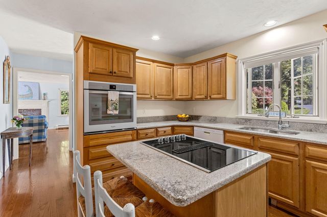 39 Spinnaker Lane, Pocasset, MA 02559