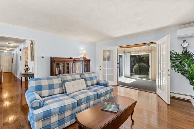 39 Spinnaker Lane, Pocasset, MA 02559