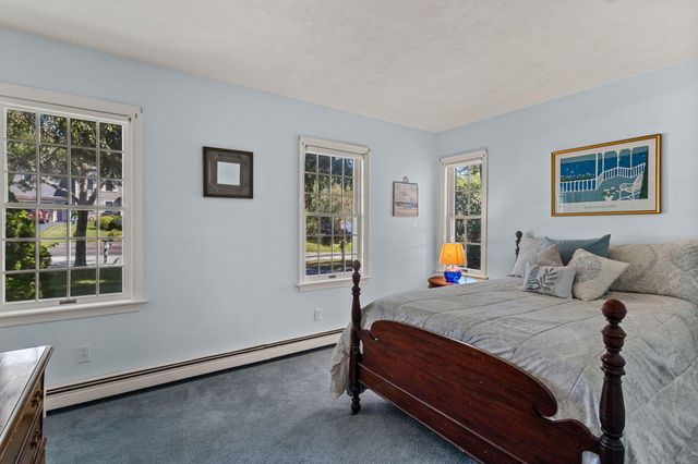 39 Spinnaker Lane, Pocasset, MA 02559