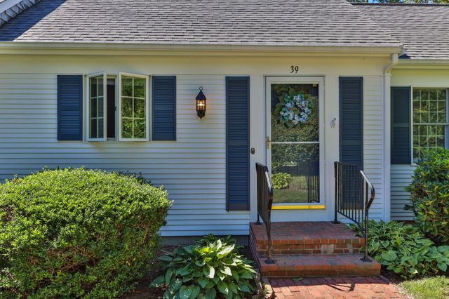 39 Spinnaker Lane, Pocasset, MA 02559