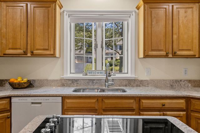 39 Spinnaker Lane, Pocasset, MA 02559