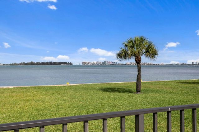 100 OAKMONT 105, Belleair, FL 33756