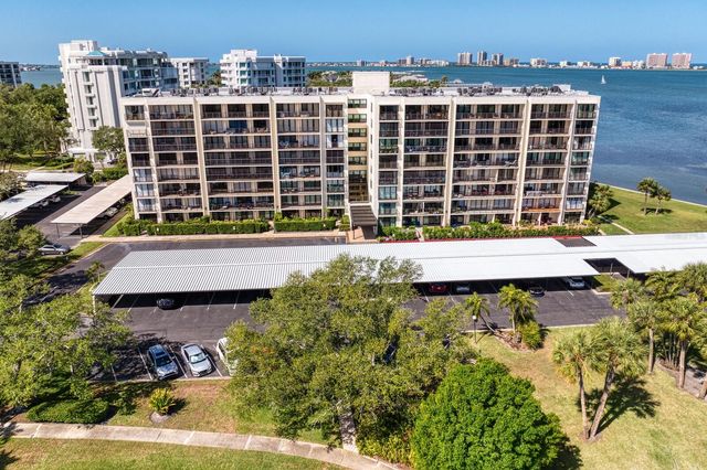 100 OAKMONT 105, Belleair, FL 33756