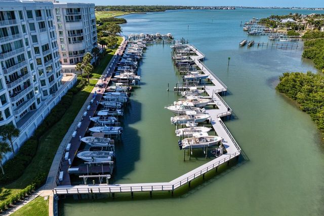 100 OAKMONT 105, Belleair, FL 33756