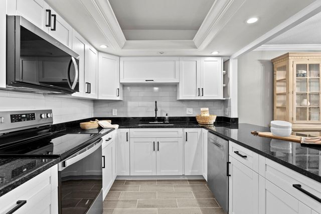 100 OAKMONT 105, Belleair, FL 33756