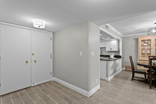 100 OAKMONT 105, Belleair, FL 33756