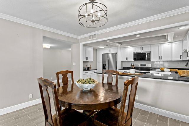 100 OAKMONT 105, Belleair, FL 33756