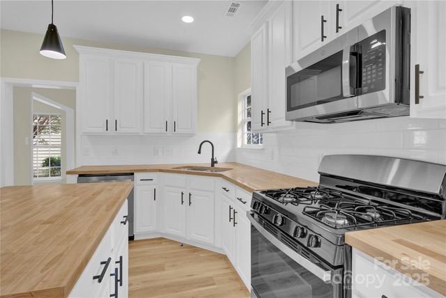 12016 Gemstone Court, Charlotte, NC 28269