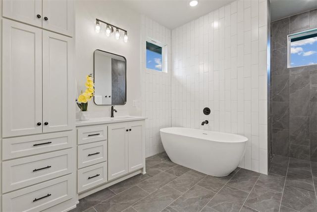 12704 Cobblestone Curve Road, Oklahoma City, OK 73142
