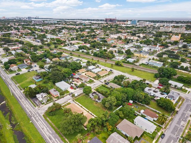 1120 9TH Street, West Palm Beach, FL 33401
