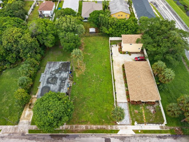 1120 9TH Street, West Palm Beach, FL 33401