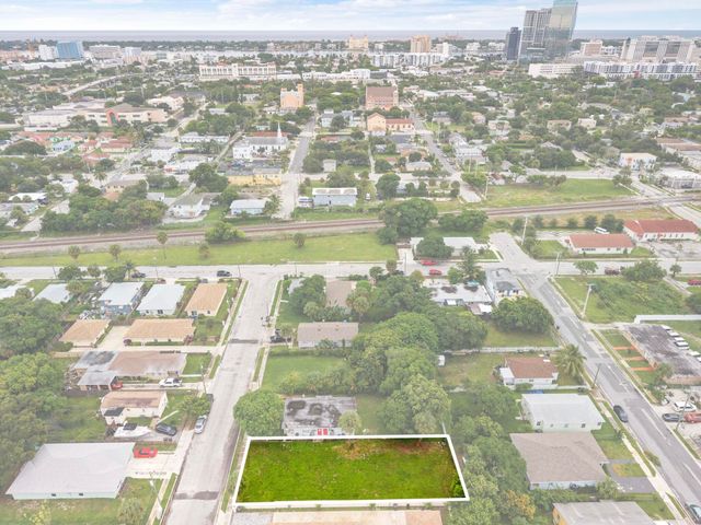 1120 9TH Street, West Palm Beach, FL 33401