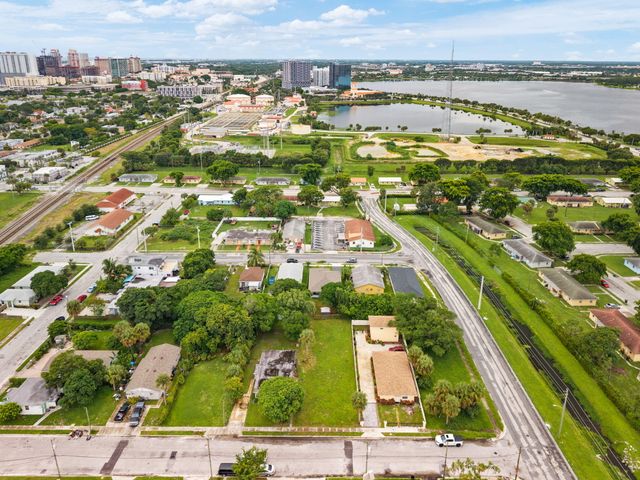 1120 9TH Street, West Palm Beach, FL 33401