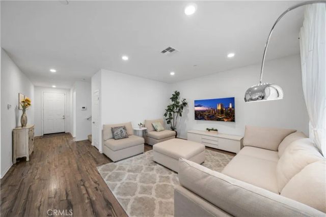 5580 Bertini Way, Fontana, CA 92336